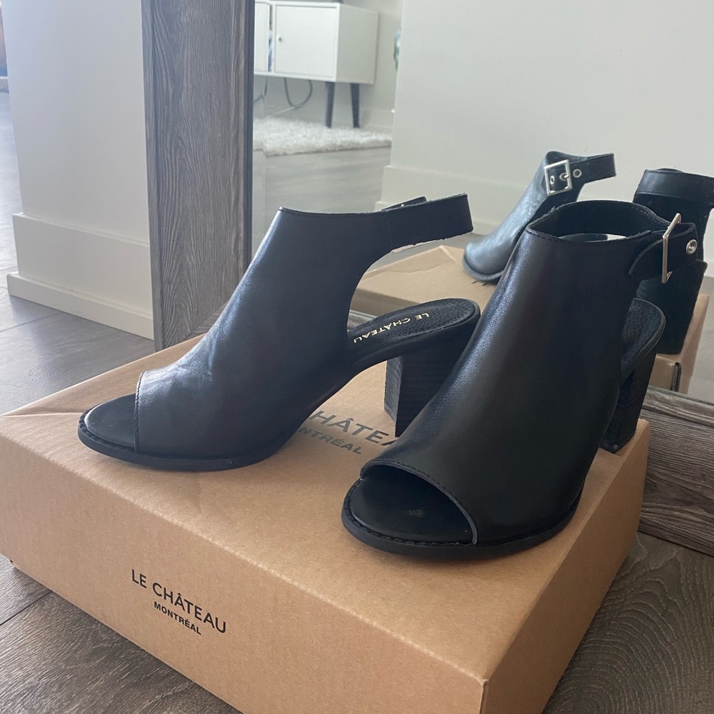 Peep toe sling back sandals
